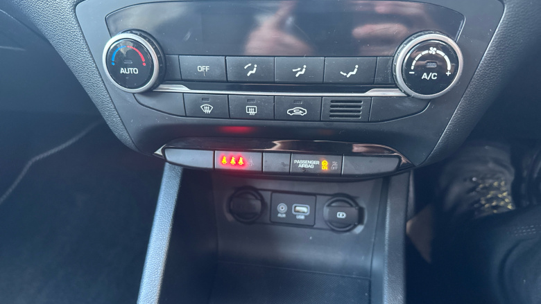 Hyundai i20 1.2 MPi Premium Nav 5dr Petrol Hatchback